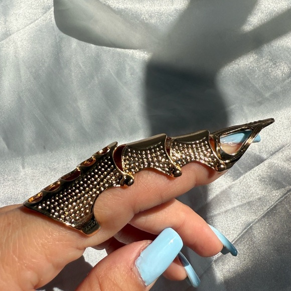 🎃Anthropologie  Gothic Finger Armor Ring Adjustable Halloween Statement Skull OS - Picture 11 of 12